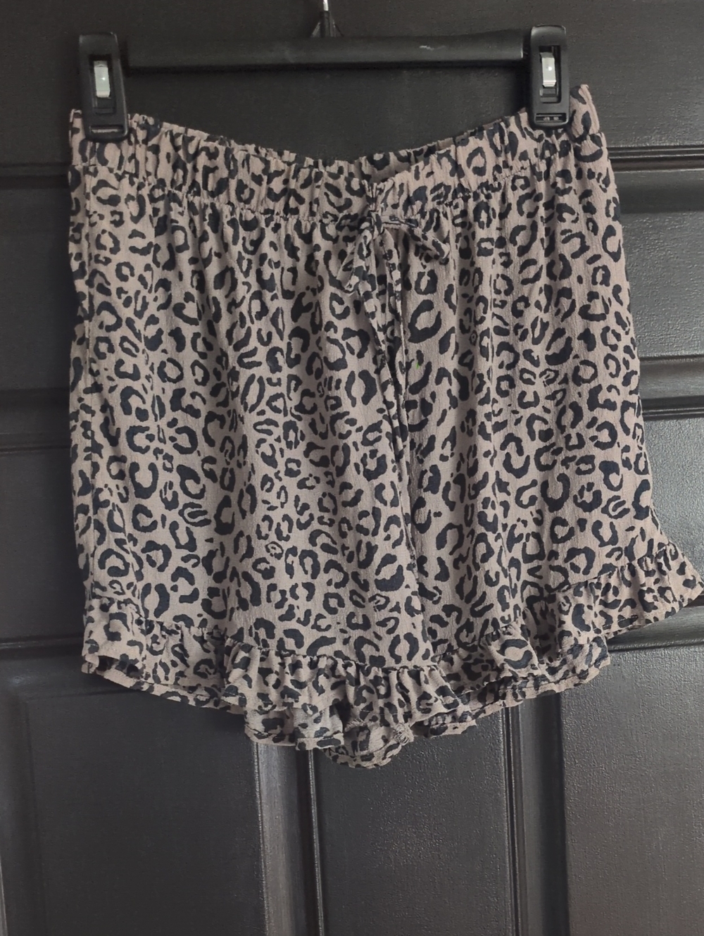 American Eagle Leopard Print Ruffle Hem Pull On Shorts  Size Small